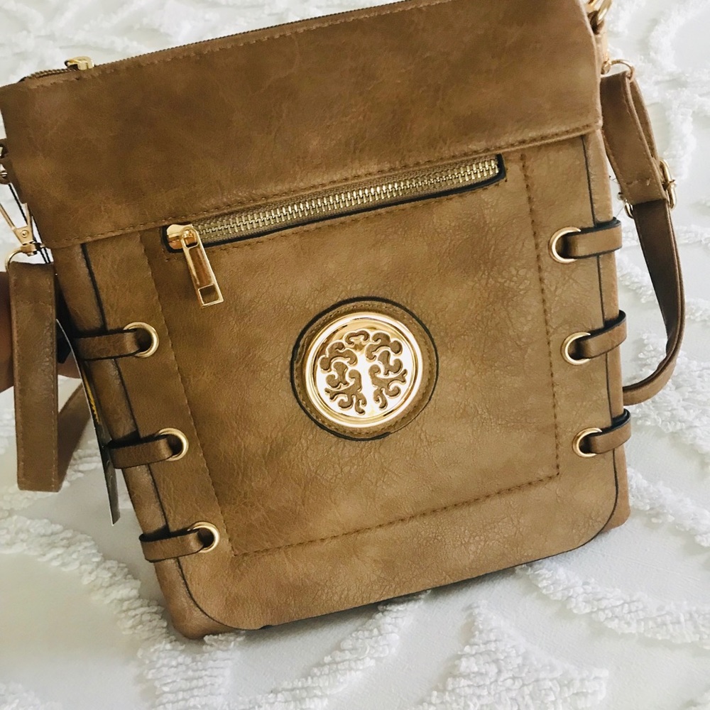 🌸🌸NWT CROSSBODY BAG🌸🌸